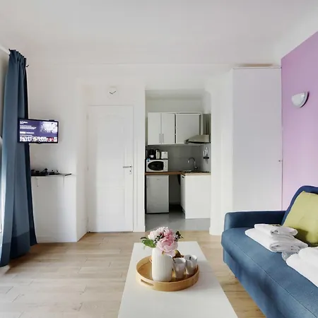 Atypical Bright - 2p - Gare Du Nord Apartment *